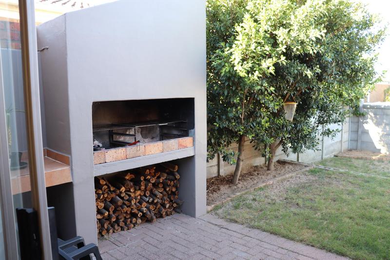 To Let 3 Bedroom Property for Rent in Vredekloof Heights Western Cape